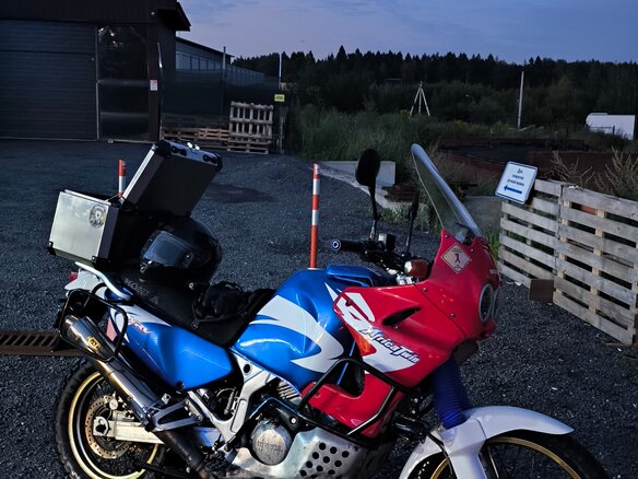 1993 Honda XRV 750 Africa Twin, белый, 500000 рублей - вид 7
