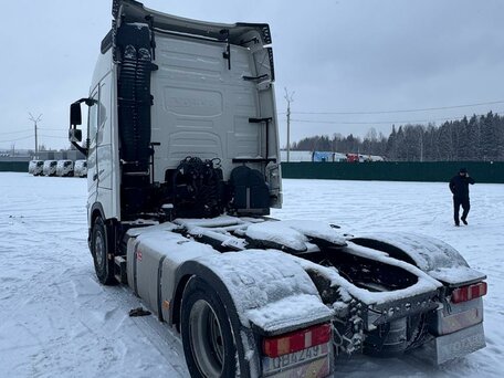 2022 Volvo FH, белый, 13000000 рублей, вид 4