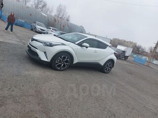 2017 Toyota C-HR I, белый, 2299000 рублей, вид 2