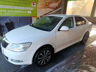 2012 Skoda Octavia II (A5) Рестайлинг, белый, 950000 рублей, вид 2