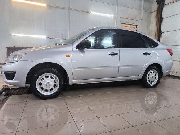 2017 Lada (ВАЗ) Granta I, серебристый, 650000 рублей - вид 8