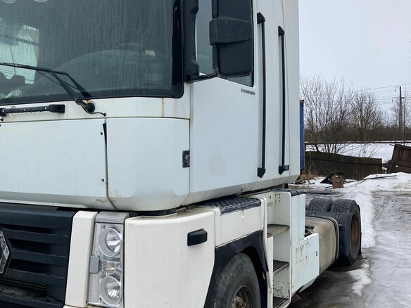 2000 Renault Magnum, белый, 750000 рублей - вид 2