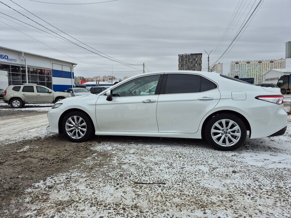 2018 Toyota Camry VIII (XV70), белый, 2450000 рублей - вид 5