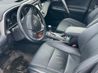 2015 Toyota RAV4 IV (XA40) Рестайлинг, белый, 2000000 рублей, вид 4