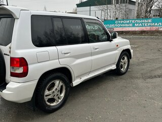 2001 Mitsubishi Pajero iO, белый, 400000 рублей, вид 2