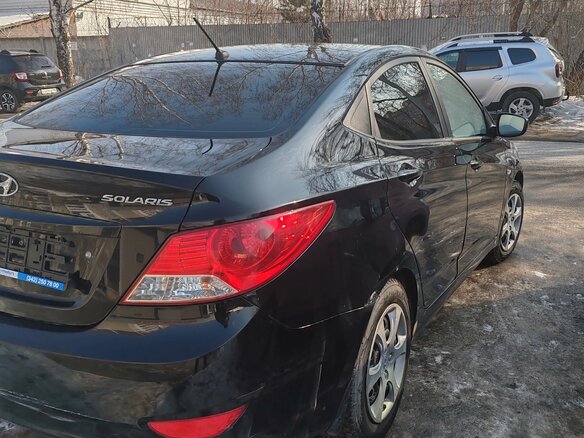 2011 Hyundai Solaris I, чёрный, 815000 рублей - вид 4