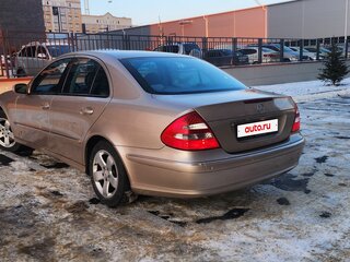 2004 Mercedes-Benz E-Класс 240 III (W211, S211), золотистый, 770000 рублей, вид 4