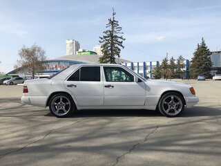 1993 Mercedes-Benz W124 220, белый, 500000 рублей, вид 3