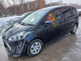 2019 Toyota Sienta II Рестайлинг, чёрный, 1790000 рублей, вид 1