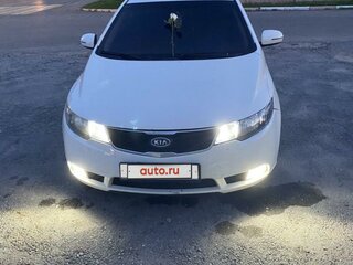 2011 Kia Cerato 4-speed II, белый, 700000 рублей, вид 4