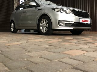 2017 Kia Rio III Рестайлинг, серебристый, 1500000 рублей, вид 2
