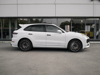 2018 Porsche Cayenne Turbo III, белый, 7490000 рублей, вид 3