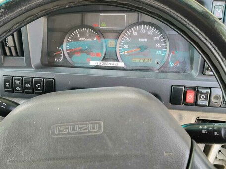 2010 Isuzu Elf (N-series), белый, 2500000 рублей, вид 5