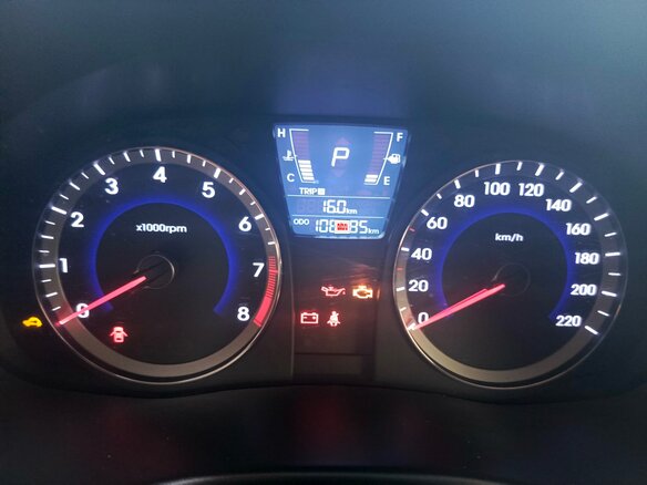2013 Hyundai Solaris I, белый, 700000 рублей - вид 8