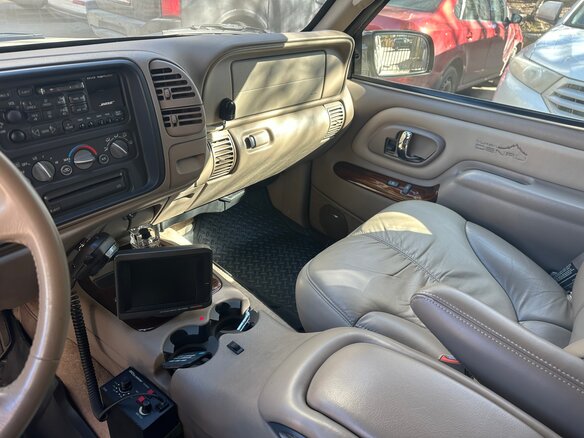 1999 GMC Yukon I (GMT400), чёрный, 6500000 рублей - вид 3