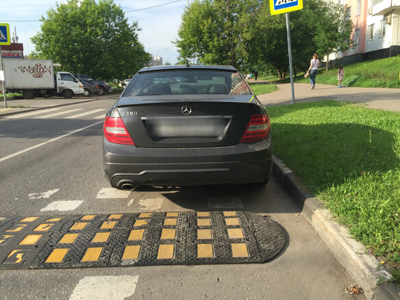 2013 Mercedes-Benz C-Класс 180 III (W204) Рестайлинг, чёрный - вид 2