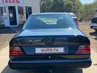 1992 Mercedes-Benz W124 200, чёрный, 600000 рублей, вид 3