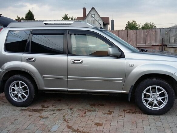 2005 Nissan X-Trail I, серебристый