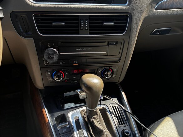 2011 Audi Q5 I (8R), фиолетовый - вид 8