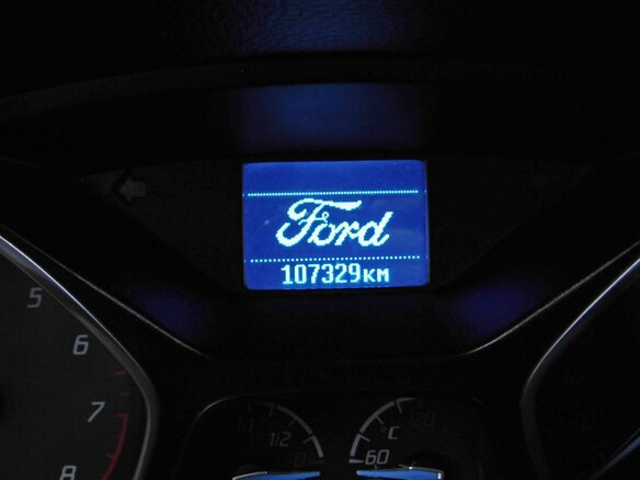2014 Ford Focus III, красный, 1100000 рублей - вид 16
