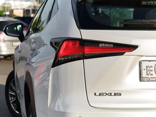 2020 Lexus NX 200 I Рестайлинг, белый, 3800000 рублей, вид 3