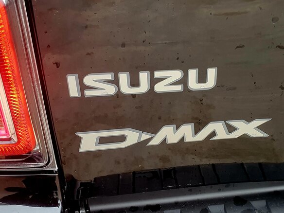2024 Isuzu D-MAX, чёрный, 4300000 рублей - вид 5