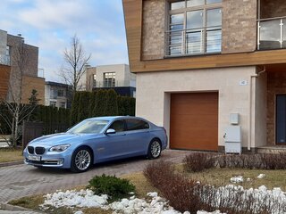 2014 BMW 7 серии 750i xDrive V (F01/F02/F04) Рестайлинг, голубой, 3500000 рублей, вид 3
