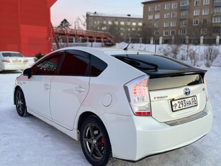 2010 Toyota Prius III (XW30), белый, 1180000 рублей, вид 4