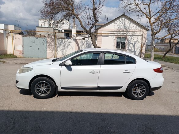 2012 Renault Fluence I, белый, 820000 рублей - вид 3