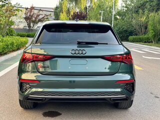 2023 Audi A3 Sportback 35 TFSI IV (8Y), зелёный, 2603906 рублей, вид 5