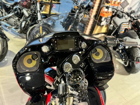 2020 Harley-Davidson Road Glide Limited, красный, 2990000 рублей - вид 8