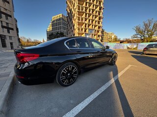 2018 BMW 5 серии 520i VII (G30/G31/G38), чёрный, 2300000 рублей, вид 5