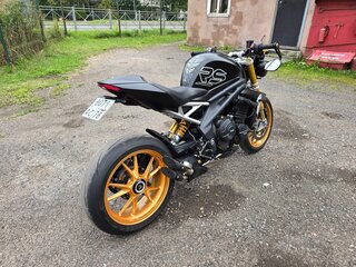 2021 Triumph Speed Triple, чёрный, 1240000 рублей, вид 4