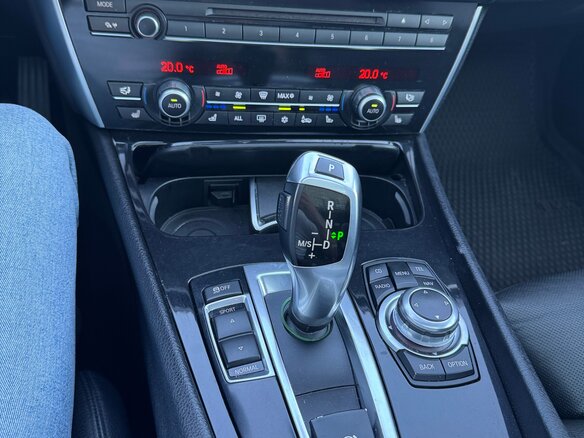 2010 BMW 5 серии Gran Turismo 535i VI (F10/F11/F07), чёрный, 1950000 рублей - вид 13