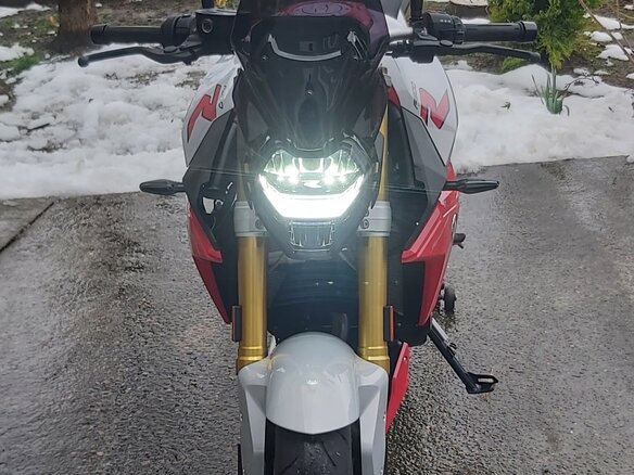 2021 BMW F 900 R, красный, 1400000 рублей - вид 10