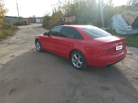 2014 Audi A4 IV (B8) Рестайлинг, красный, 1250000 рублей - вид 3