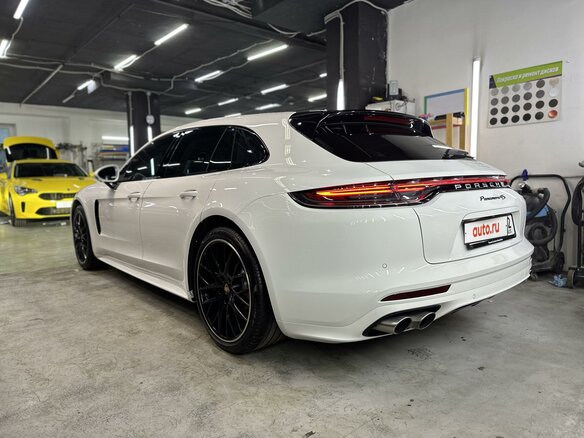 2021 Porsche Panamera 4S Sport Turismo II Рестайлинг, белый, 12000000 рублей - вид 9