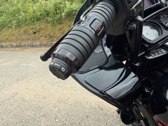 2021 Harley-Davidson CVO Road Glide, чёрный, 3500000 рублей - вид 13