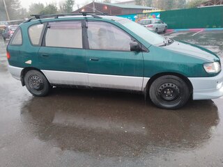 1998 Toyota Ipsum I (M10), зелёный, 550000 рублей, вид 2