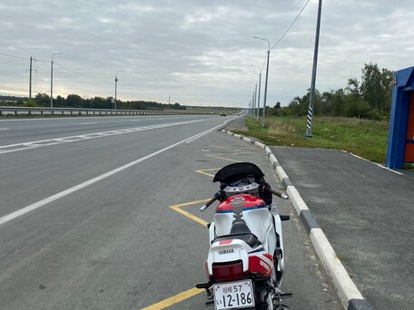 1994 Yamaha FZR1000, белый, 300000 рублей, вид 4