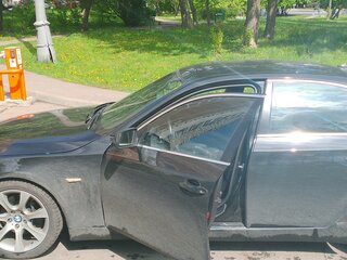 2009 BMW 5 серии 520d V (E60/E61) Рестайлинг, чёрный, 1600000 рублей, вид 3