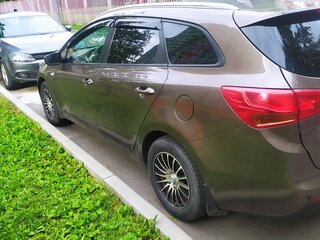 2018 Kia Ceed II Рестайлинг, коричневый, 770000 рублей, вид 3
