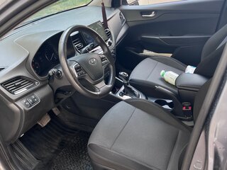 2021 Hyundai Solaris II Рестайлинг, серый, 1700000 рублей, вид 5