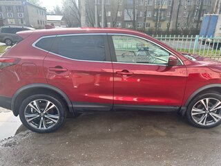 2019 Nissan Qashqai II Рестайлинг, красный, 1900000 рублей, вид 2