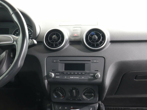 2011 Audi A1 I (8X), красный - вид 12