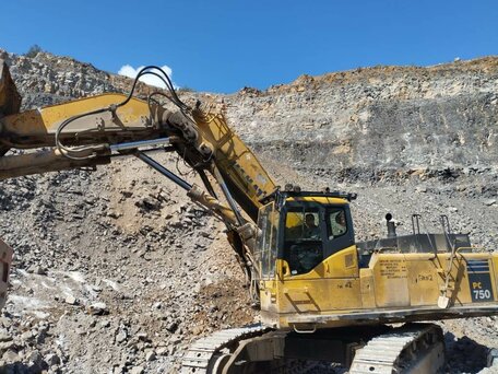 2012 Komatsu PC750-7, оранжевый, 25000000 рублей, вид 1