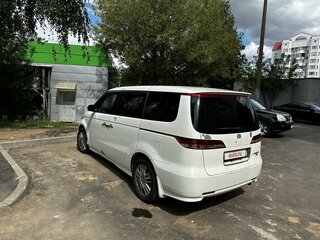 2004 Honda Elysion I, белый, 680000 рублей, вид 5