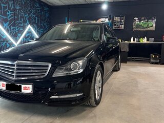 2011 Mercedes-Benz C-Класс 180 BlueEFFICIENCY III (W204) Рестайлинг, чёрный, 1500000 рублей, вид 2