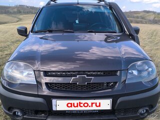 2018 Chevrolet Niva I Рестайлинг, коричневый, 700000 рублей, вид 2