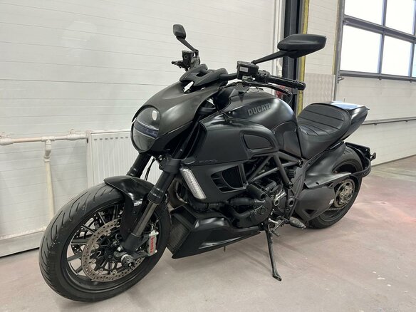 2013 Ducati Diavel, чёрный, 999999 рублей - вид 5